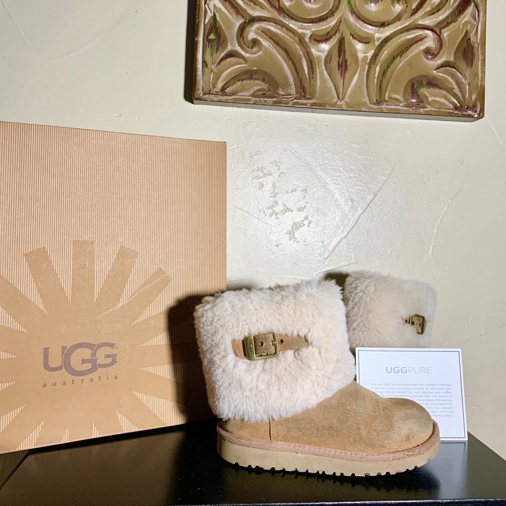 Little girls brown k ellee uggs size 1
